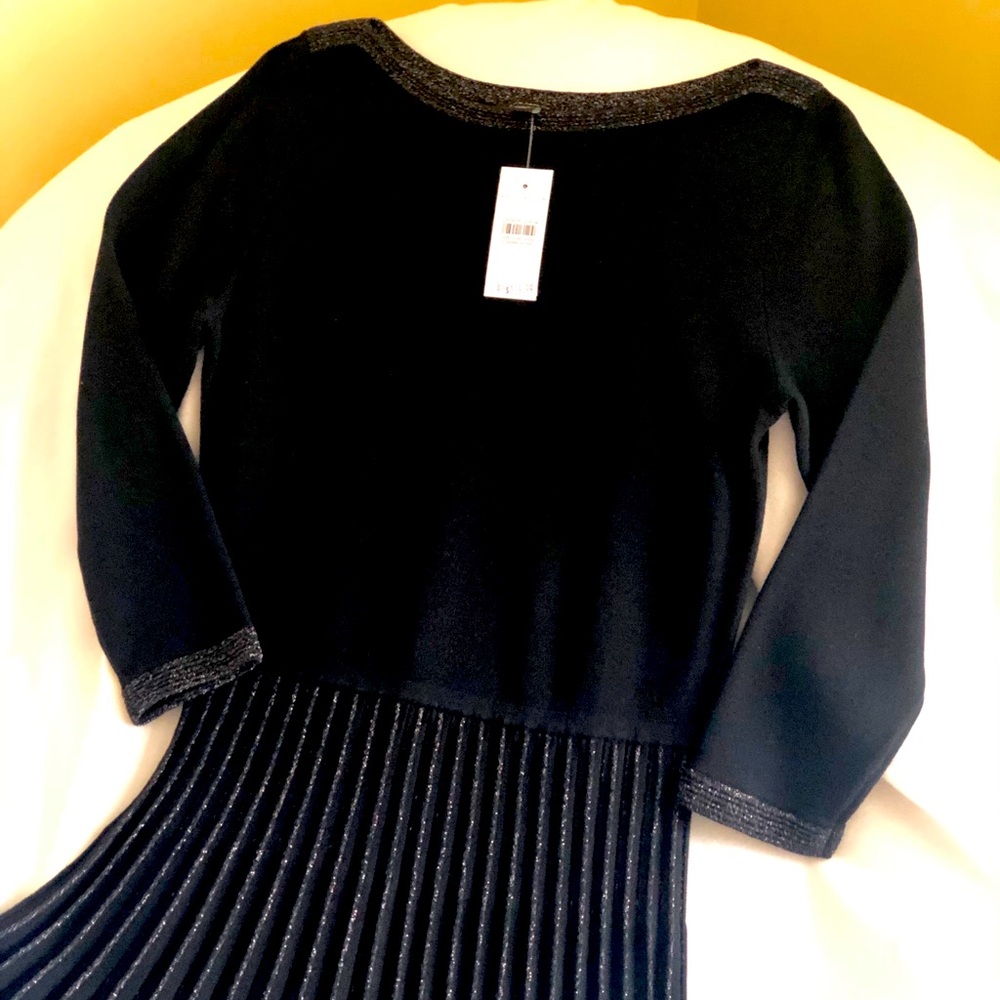 SALE! Ann Taylor knit dress w pleated skirt, gold shimmer